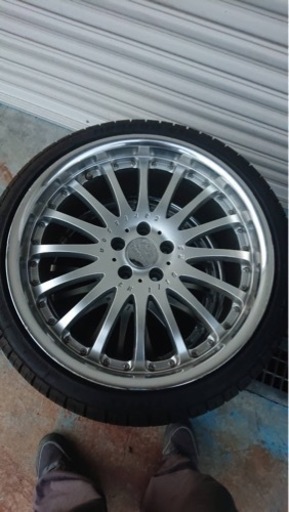 カールソンの20インチホイル