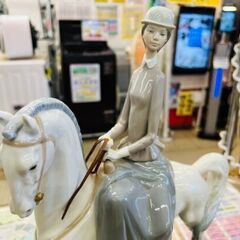 リヤドロ 白い馬の少女の画像