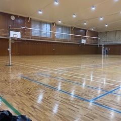 男女混合でバレーやってます！！
