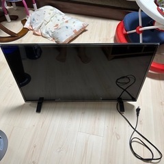 液晶と足が折れてるジャンク品