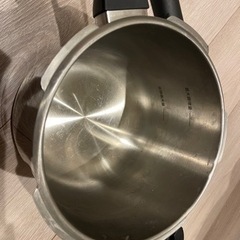 【ほぼ未使用の美品】3.5L/圧力鍋の画像