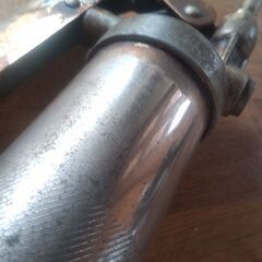 古いグリースガンの画像