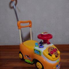 アンパンマンの車の画像