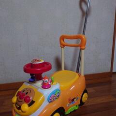 アンパンマンの車の画像