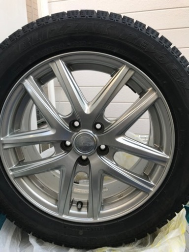 【取引終了】スタッドレスタイヤ４本セット（ホイール付）　205/55/16