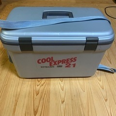 クーラーボックス
