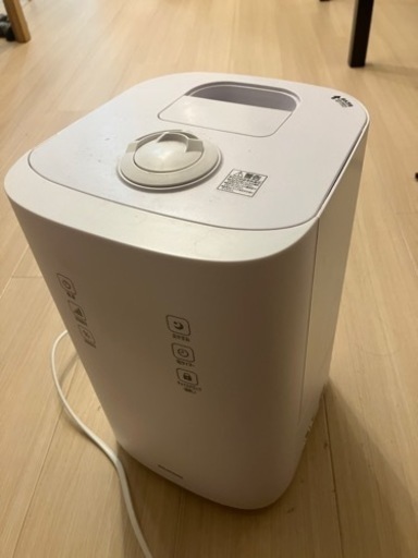 【取引中】アイリスオーヤマ　上部給水ハイブリッド式加湿器 UHK-500