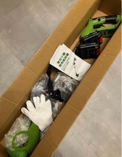 電動草刈機 草刈り機 コードレス バッテリー2個  伸縮  枝切り