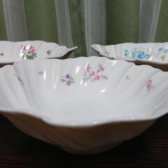 かわいい花柄の深皿7枚の画像