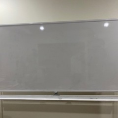 【引き取り限定】ホワイトボード　1800×900 両面　足付きキャスター付きの画像