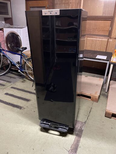【中古美品】2019年製 MITSUBISHI ノンフロン 冷凍庫 MF-U14D-B 144L ブラック 冷凍庫