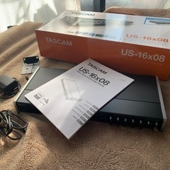 TASCAM  US-16×08 