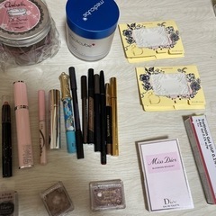 総額2万以上‼️化粧品　まとめて大量の画像