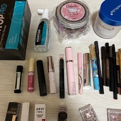 総額2万以上‼️化粧品　まとめて大量の画像