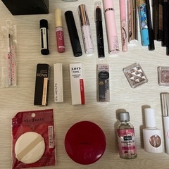 総額2万以上‼️化粧品　まとめて大量の画像