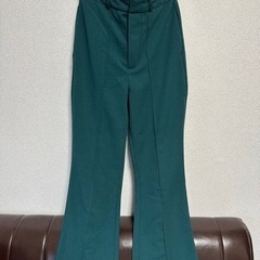 フレアパンツ