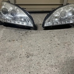 30ハリアー　社外ヘッドライト