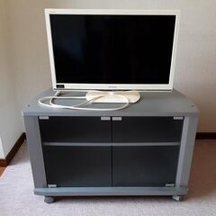 テレビ（リモコンなし）とテレビ台