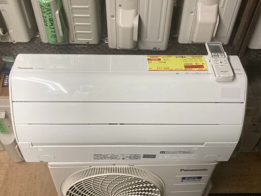 K04529　パナソニック　2022年製　中古エアコン　主に6畳用　冷房能力　2.2KW ／ 暖房能力　2.2KW