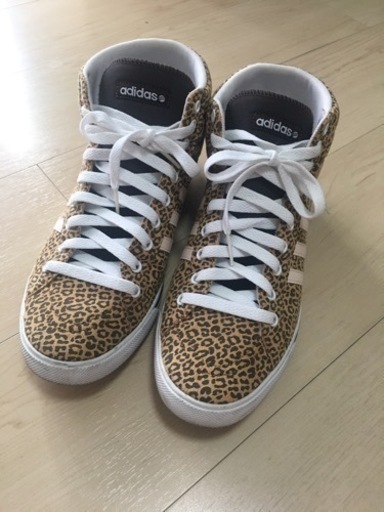 ‼️adidas  スニーカー‼️  アディダス　靴　ハイカットスニーカー