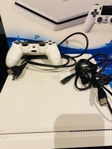 お取引確定済み　再掲載！　2019年購入！PS4 500GB Glacier White CUH-2200A B02