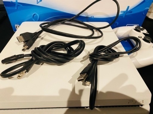 お取引確定済み　再掲載！　2019年購入！PS4 500GB Glacier White CUH-2200A B02