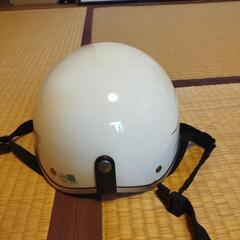 ヘルメット。ファイヤーパターン。白。の画像