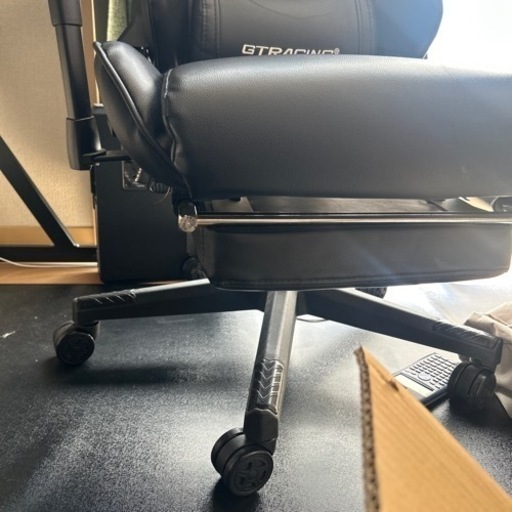 GTRacingゲーミングチェア　お話中です