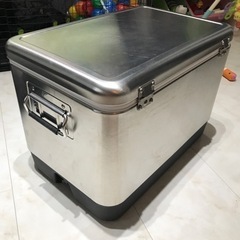 コールマン　クーラーボックス　ステンレス　シルバーの画像