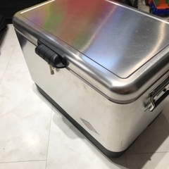 コールマン　クーラーボックス　ステンレス　シルバーの画像