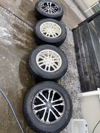 ハイエース　タイヤホイール