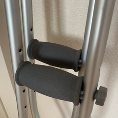 【軽量】松葉杖　137〜198cm用　アズワン　ナビス　の画像