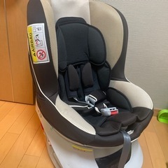 エールべべ　チャイルドシートの画像