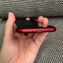 超美品！iPhoneSE第3世代64GBレッドSIMロック解除済