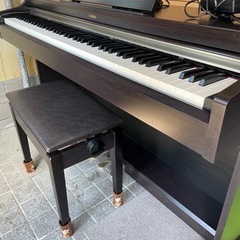 美品：ヤマハYAMAHA YDP-162R電子ピアノ　　動作確認済み高低自在椅子、付き ニューダークローズウッド調 の画像