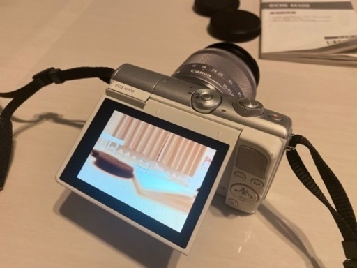 Canon EOS M100 ボディ WH