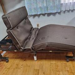 折りたたみ電動ベッド