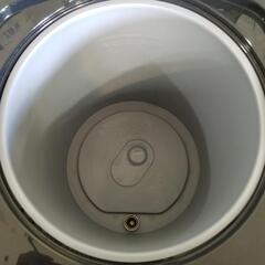 電気ポット 3L アイリスオーヤマ ポット  電気 保温 沸騰 コンパクト マイコン式 IAHD-130　2022年製品の画像