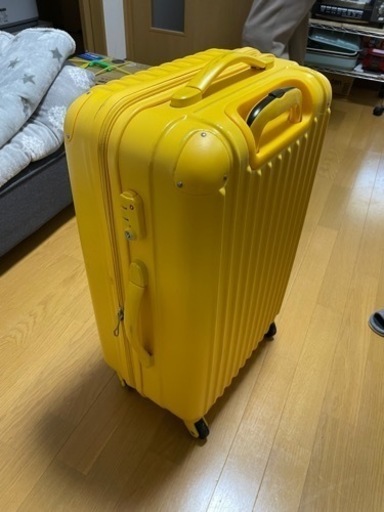 キャリーケース　黄色