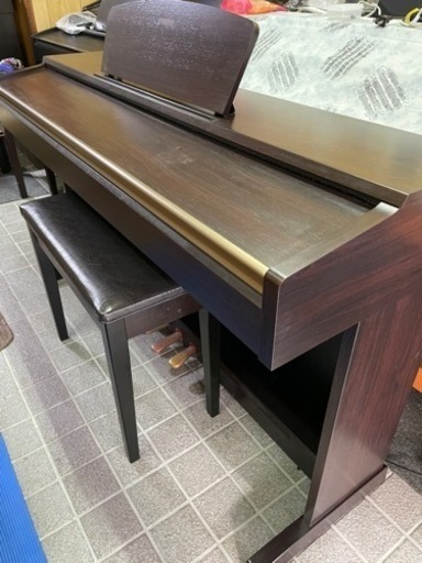中古美品、配送可能YAMAHA ヤマハ88鍵電子ピアノ　アリウス YDP-151 専用椅子付き