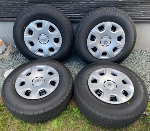 ハイエース　タイヤホイールセット4本　新車外し
