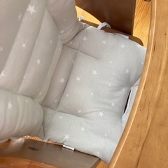 ベビーチェア　中古です。クッション付きの画像