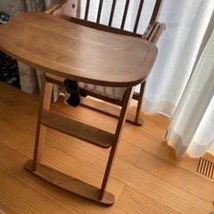 ベビーチェア　中古です。クッション付きの画像