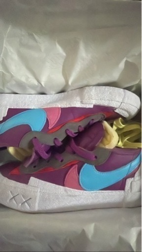 スニーカー NIKE CAWS