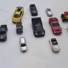 各種ミニカーと各種オートバイ