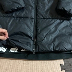NIKE ダウンの画像