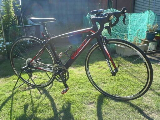 GIANTのロードバイク新車同様です。