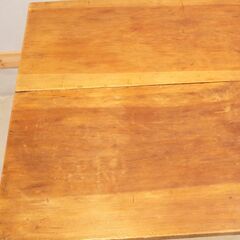 木の風合いを活かした アイアン×ウッドのダイニングテーブルです。シャープなアイアンフレームと厚みのあるウッド天板を組み合わせた男前な食卓テーブル。リビングに置いてワークデスクしても♪DI304の画像