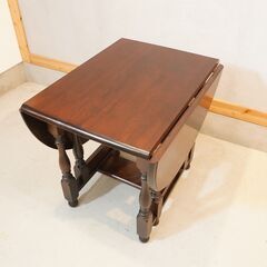 松本民芸家具のM型バタフライテーブルです。ミズメザクラ無垢材を使用したクラシカルな伸長式ダイニングテーブル。使い込むほどに美しさと味わいが増すゲートレッグテーブルでダイニングを寛ぎ空間に。DI309の画像