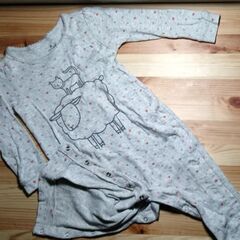 babyGapベビー服80cm長袖ロンパースの画像
